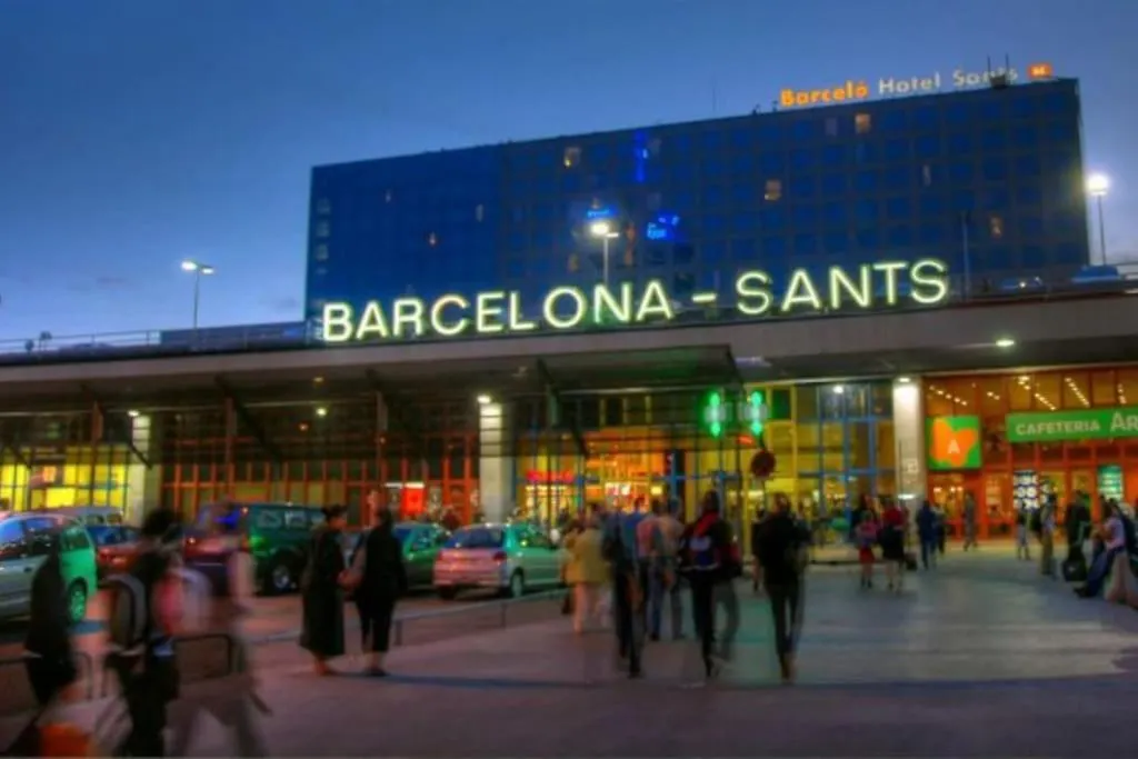 Apartments Bcn Central-Atico Sants 바르셀로나